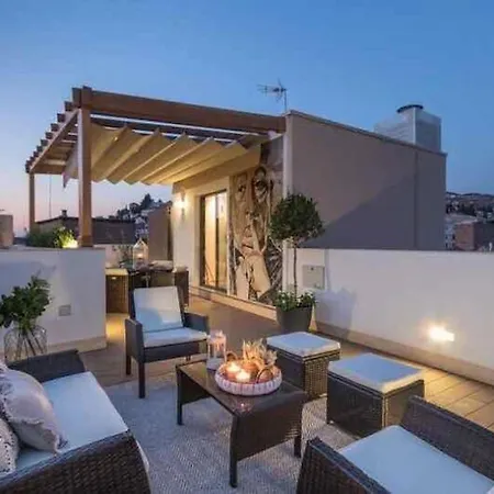 Chezmoihomes Plaza Nueva Penthouse-3